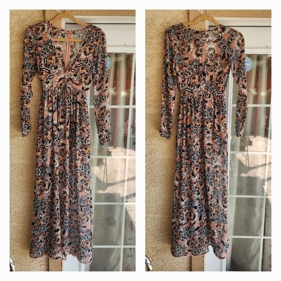 Sexy Dress‎ - Picture 2 of 3